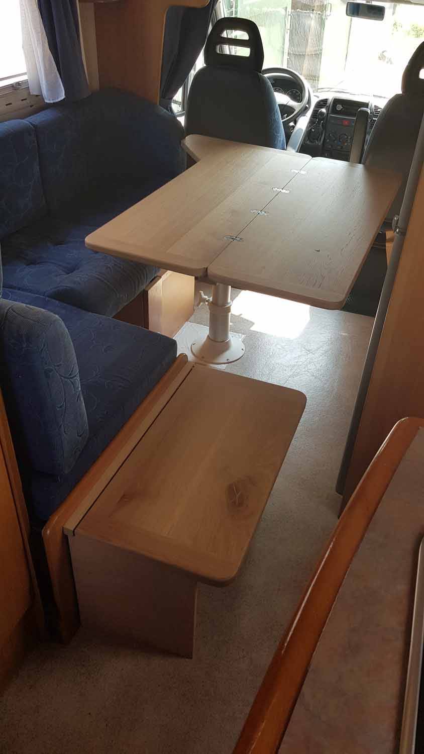 table en bois camping-car